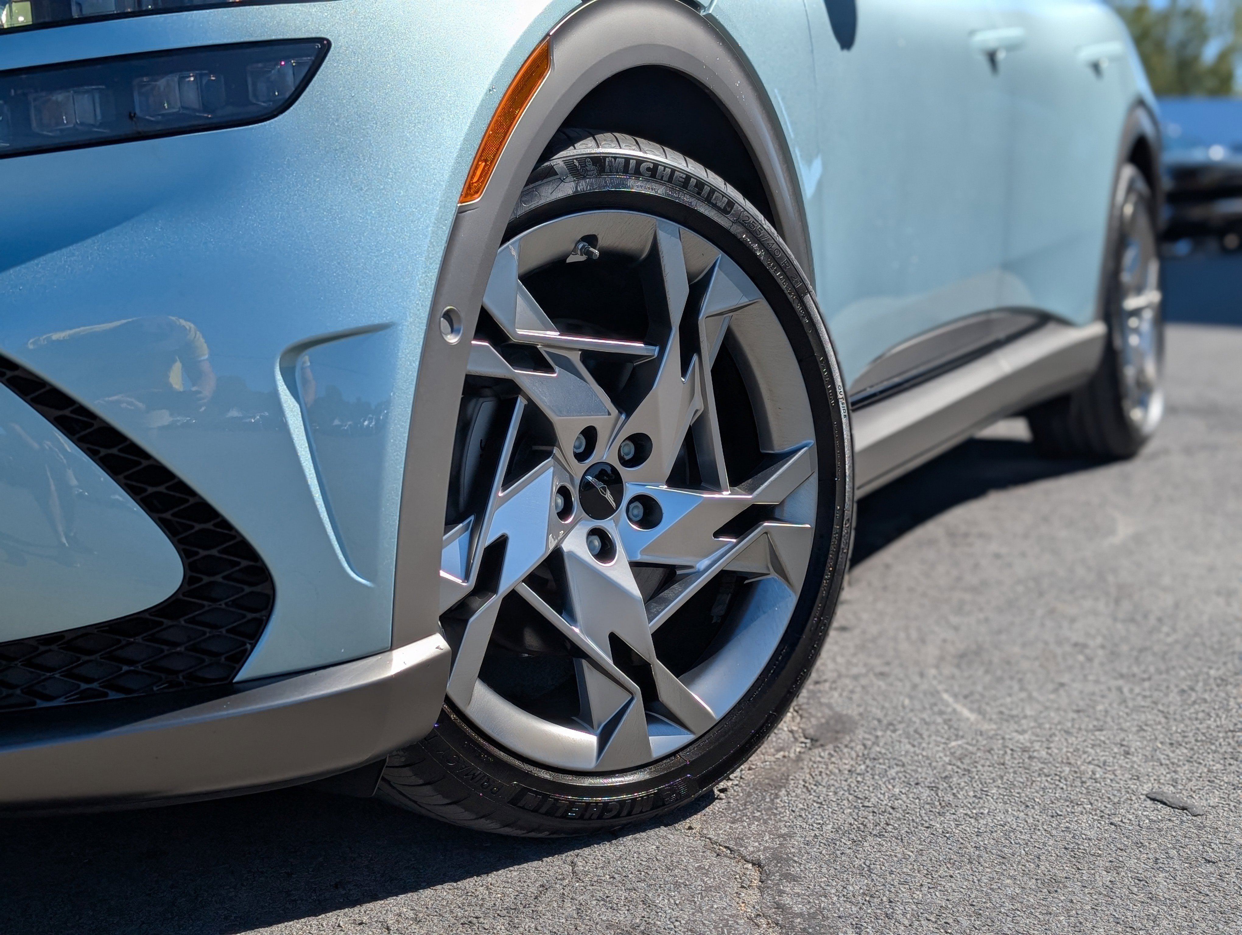 Used 2023 Genesis GV60 Performance image 8