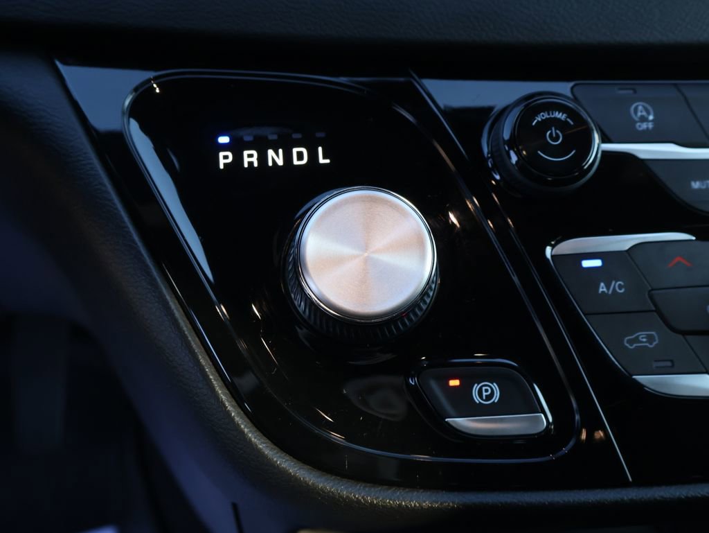 Used 2020 Chrysler Pacifica Touring w/ S Appearance Package image 44