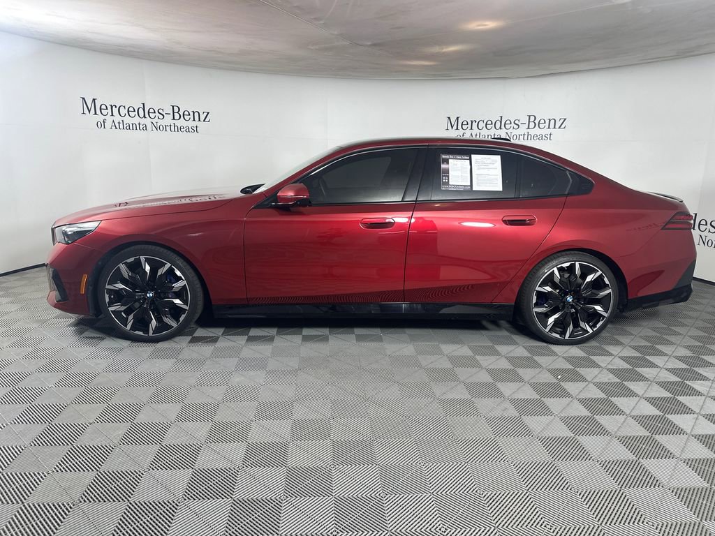 Used 2024 BMW 530i w/ Executive Package RWD image 4