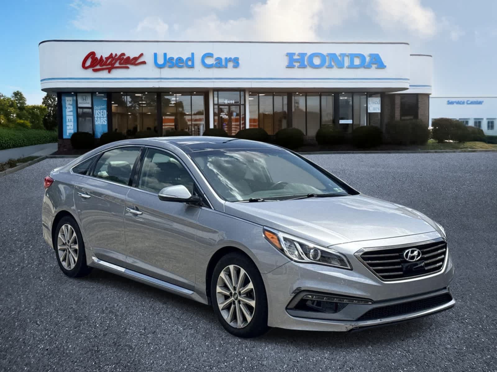 Used 2016 Hyundai Sonata Limited w/ Option Group 05 FWD image 7