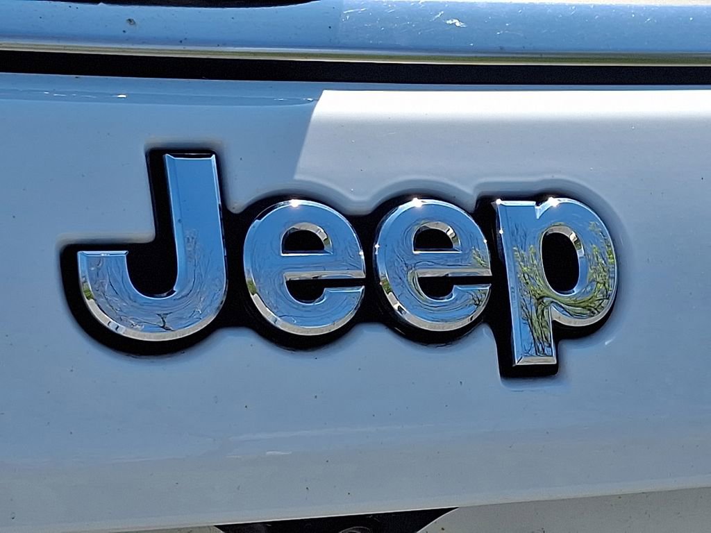 Used 2025 Jeep Compass Limited image 22