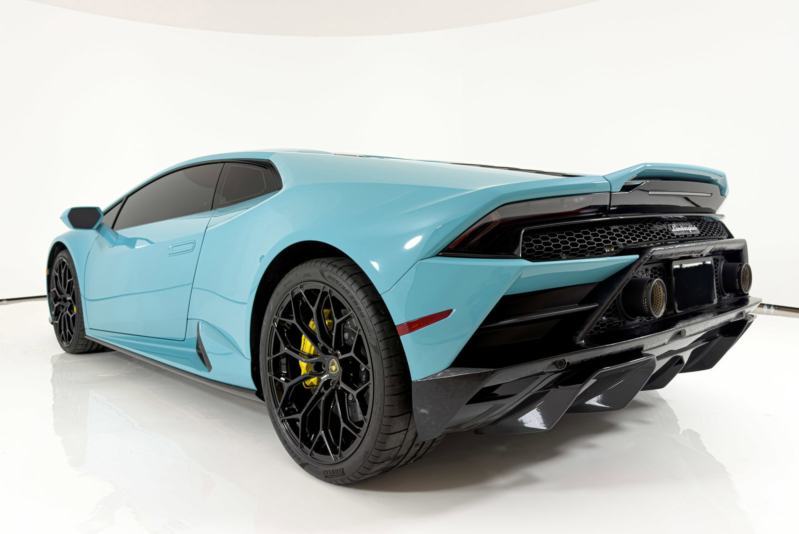 Used 2021 Lamborghini Huracan EVO image 4