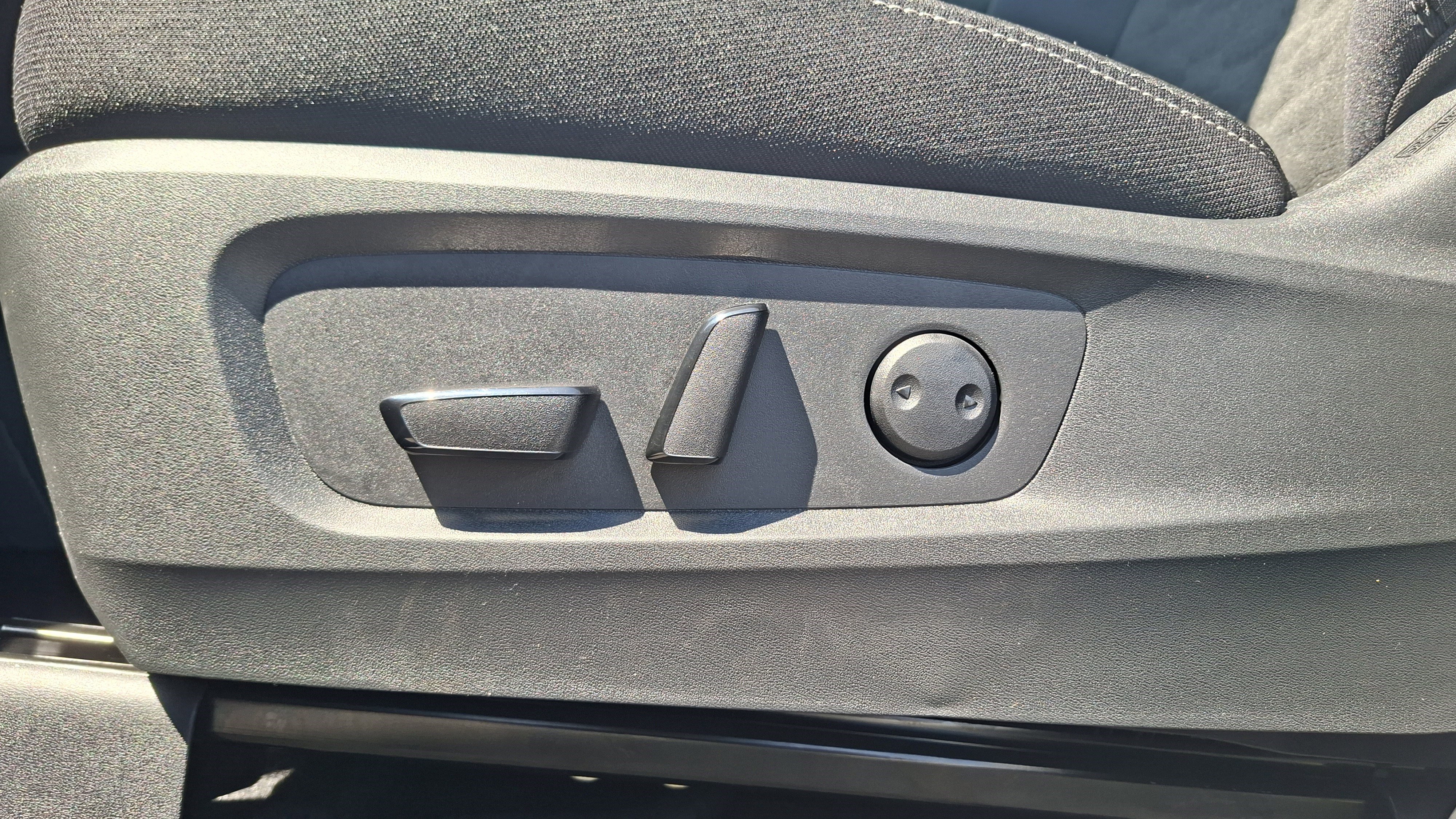 New 2026 Nissan Pathfinder SV image 13