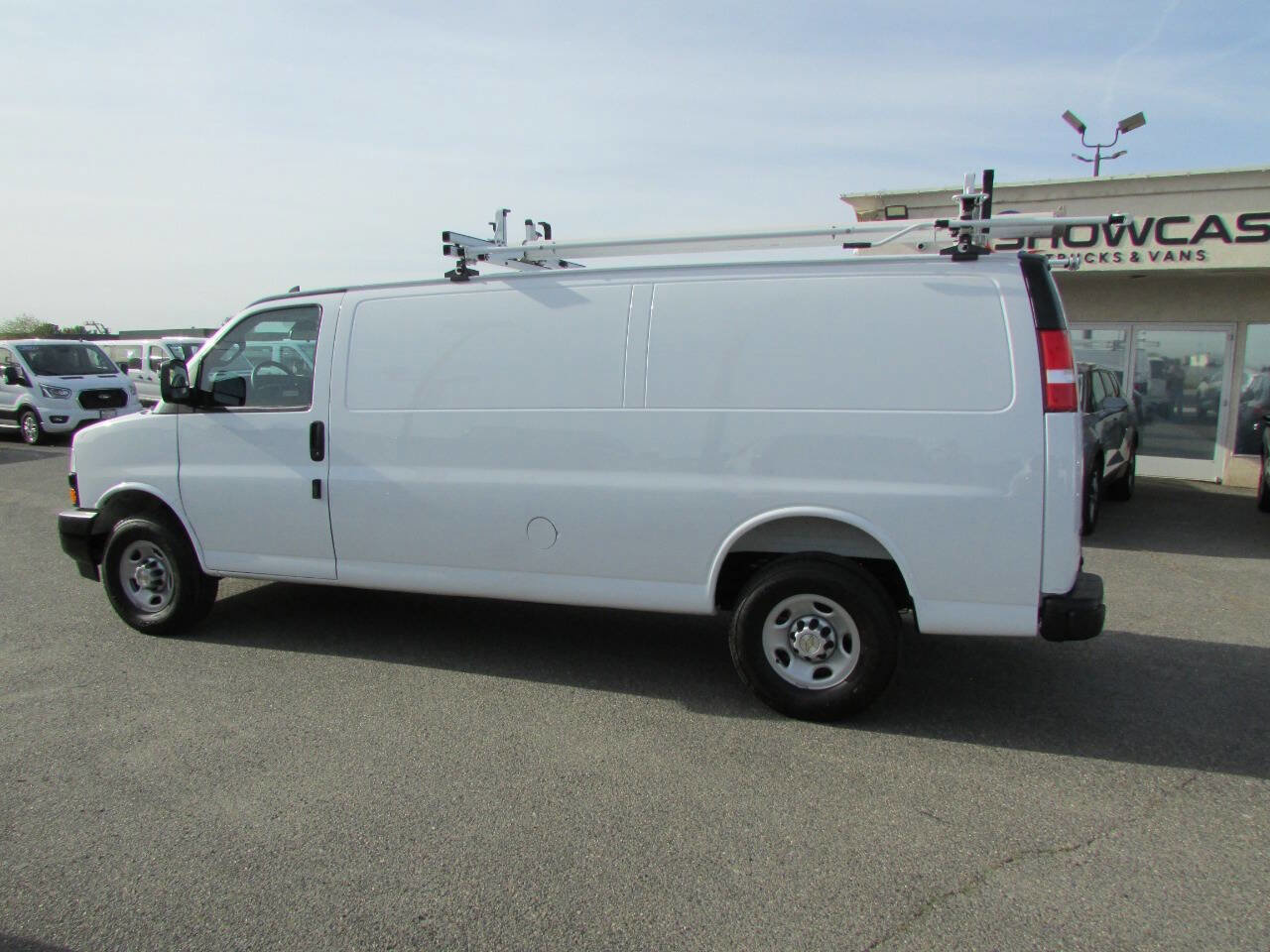 Used 2025 Chevrolet Express 2500 Extended w/ Communications Package RWD image 9