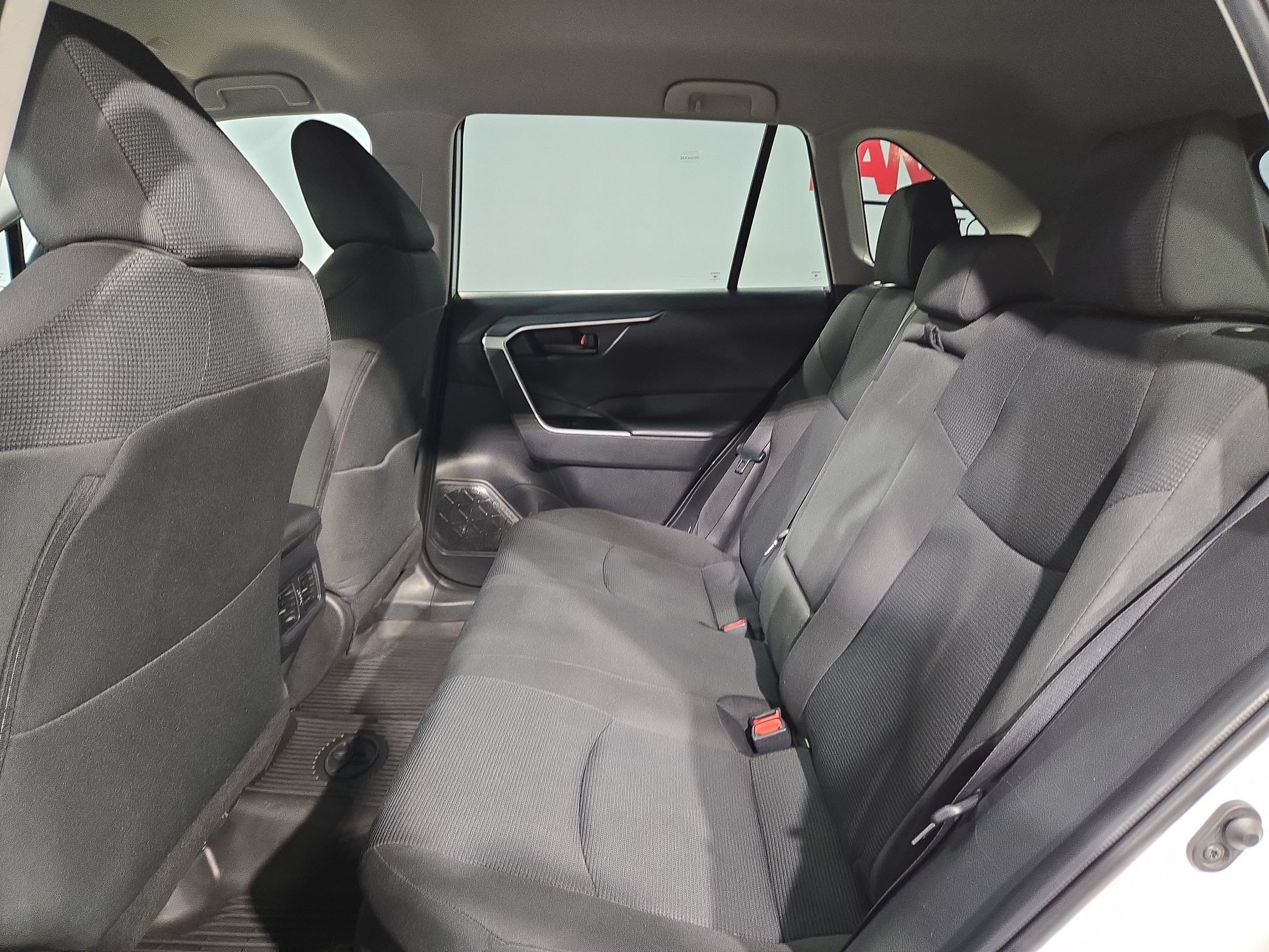 Used 2024 Toyota RAV4 LE AWD/4WD image 36