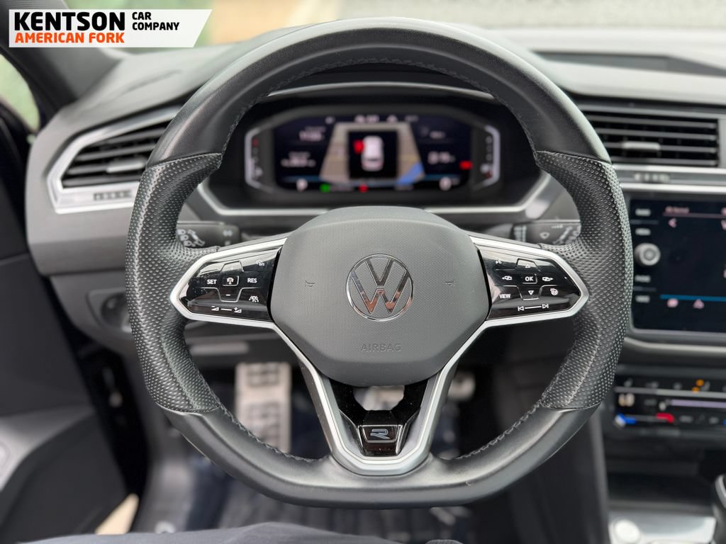 Used 2022 Volkswagen Tiguan SEL R-Line AWD/4WD image 11