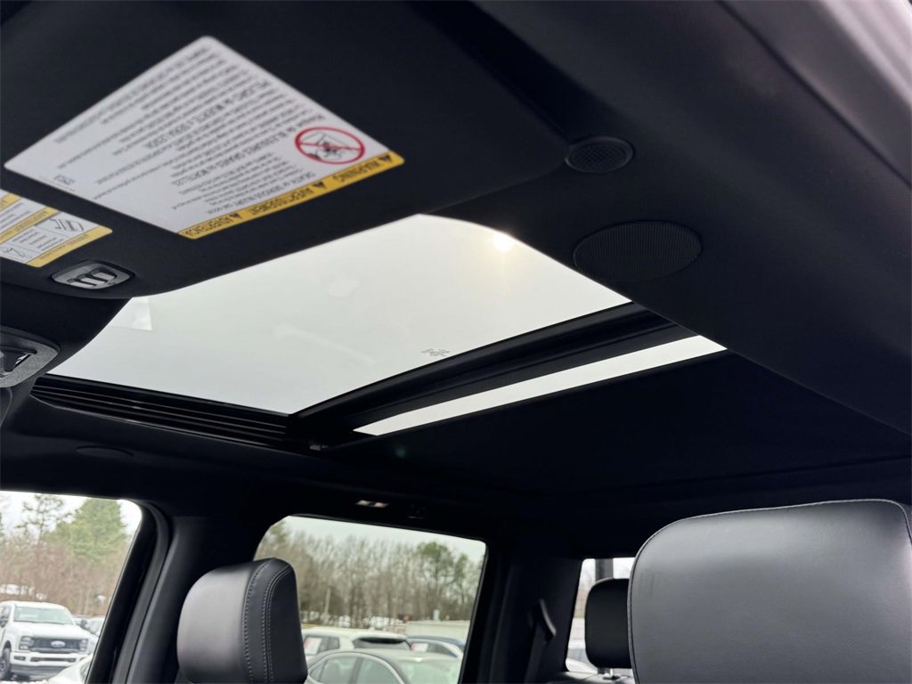 Used 2025 Ford F350 Platinum image 21