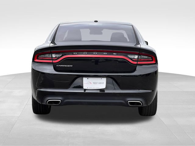 Used 2017 Dodge Charger SE w/ Popular Equipment Group RWD image 4
