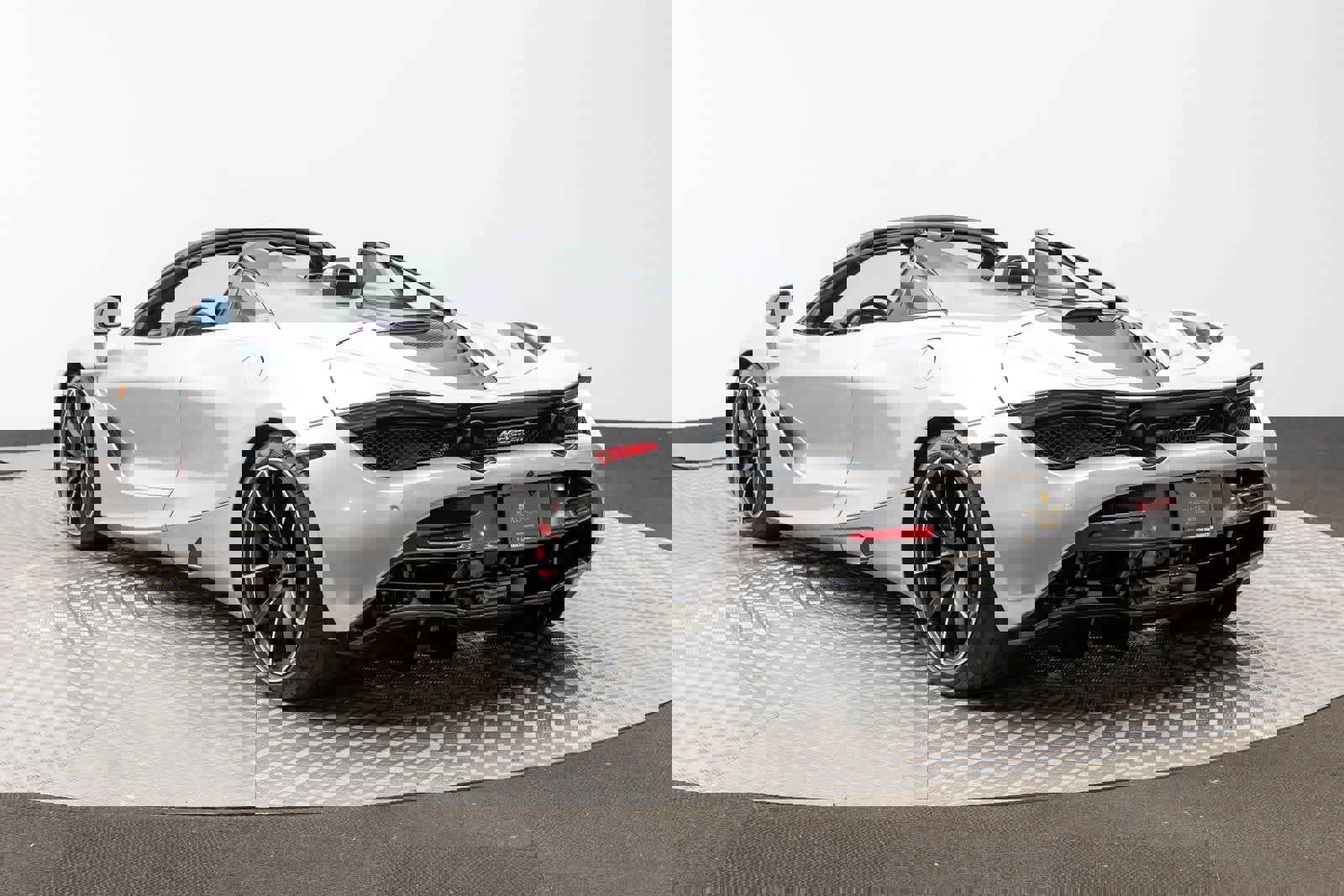 Used 2022 McLaren 720S Spider image 4