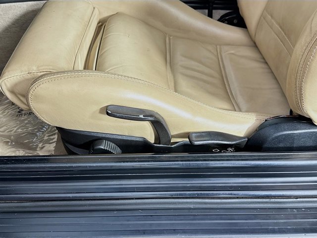 Used 1991 BMW 325i Convertible image 18