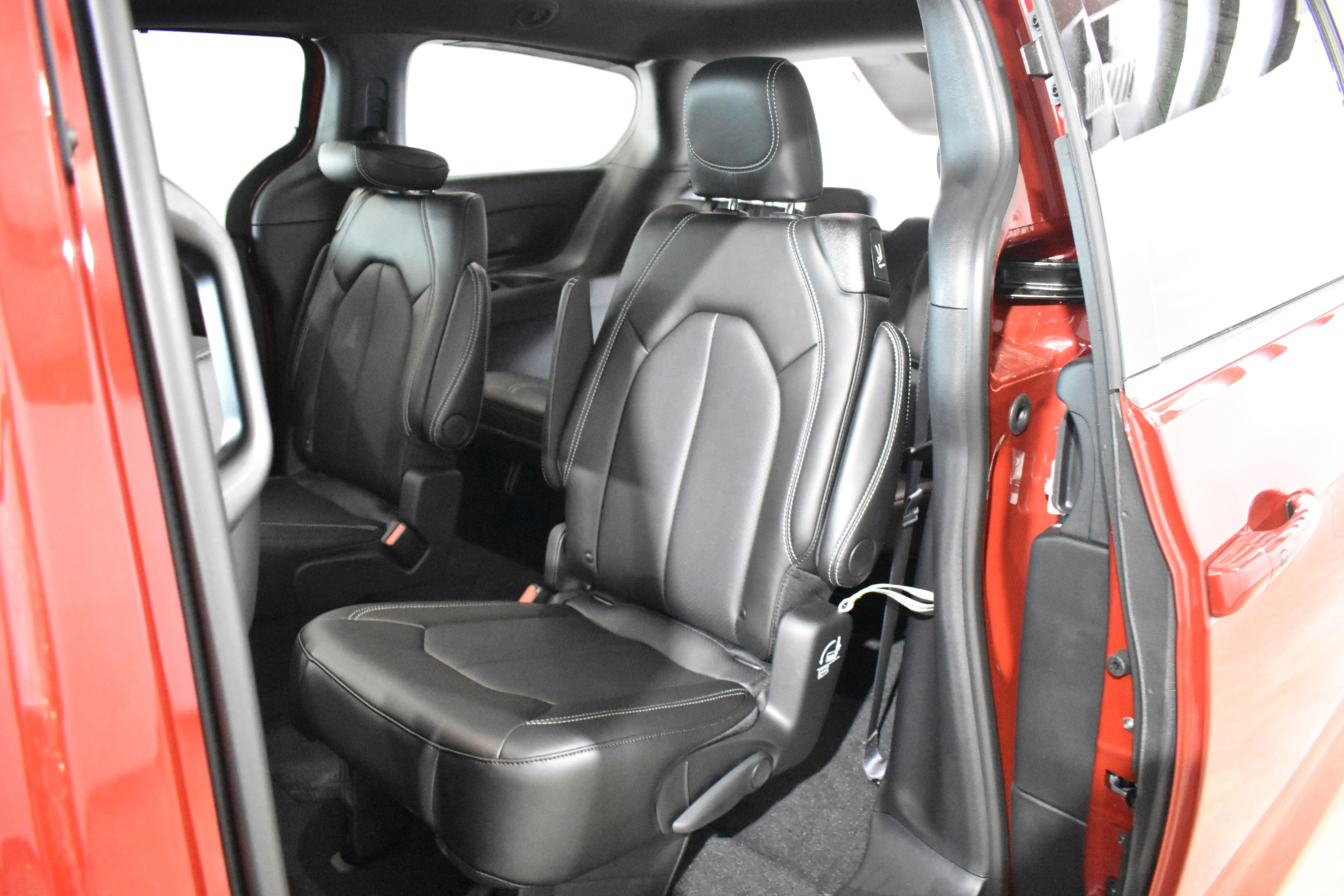 New 2026 Chrysler Pacifica Select FWD image 28