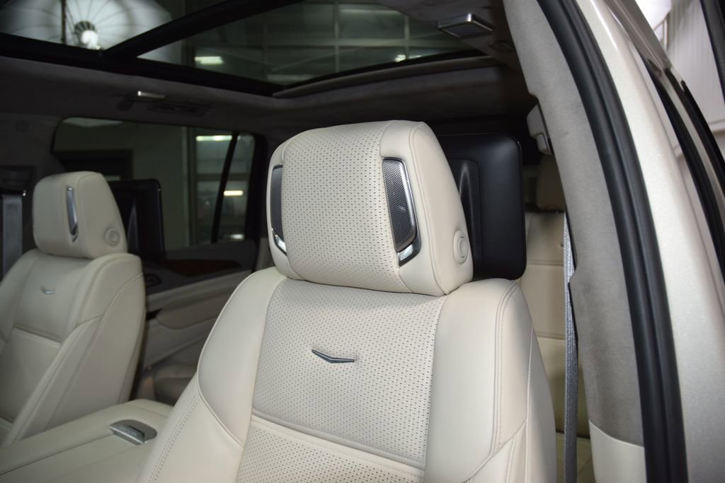 Used 2024 Cadillac Escalade ESV Sport Platinum w/ LPO, ONYX Package AWD/4WD image 41