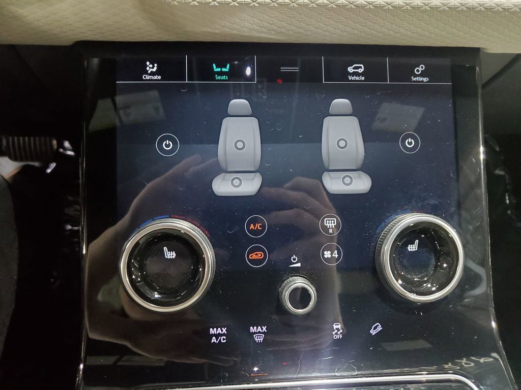 Used 2020 Land Rover Range Rover Velar R-Dynamic S image 31