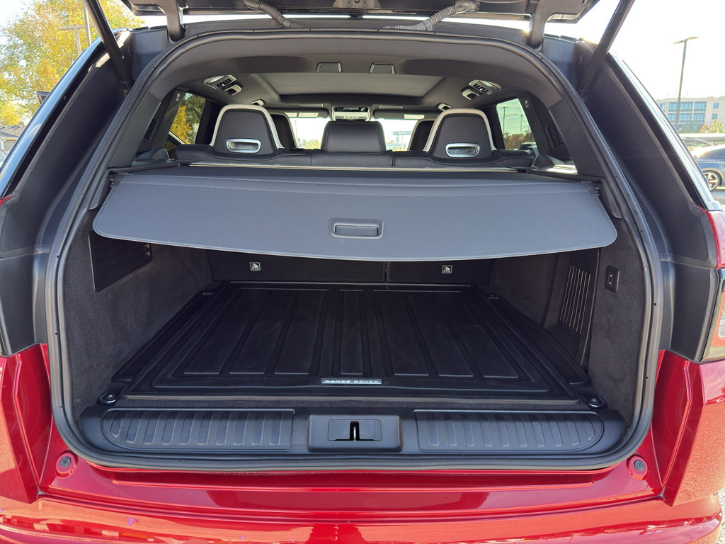 Used 2022 Land Rover Range Rover Sport SVR image 25
