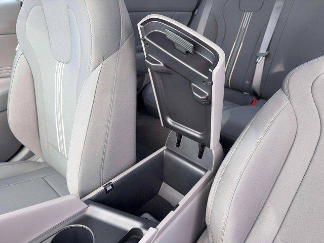 New 2026 Hyundai Elantra Sport FWD image 18