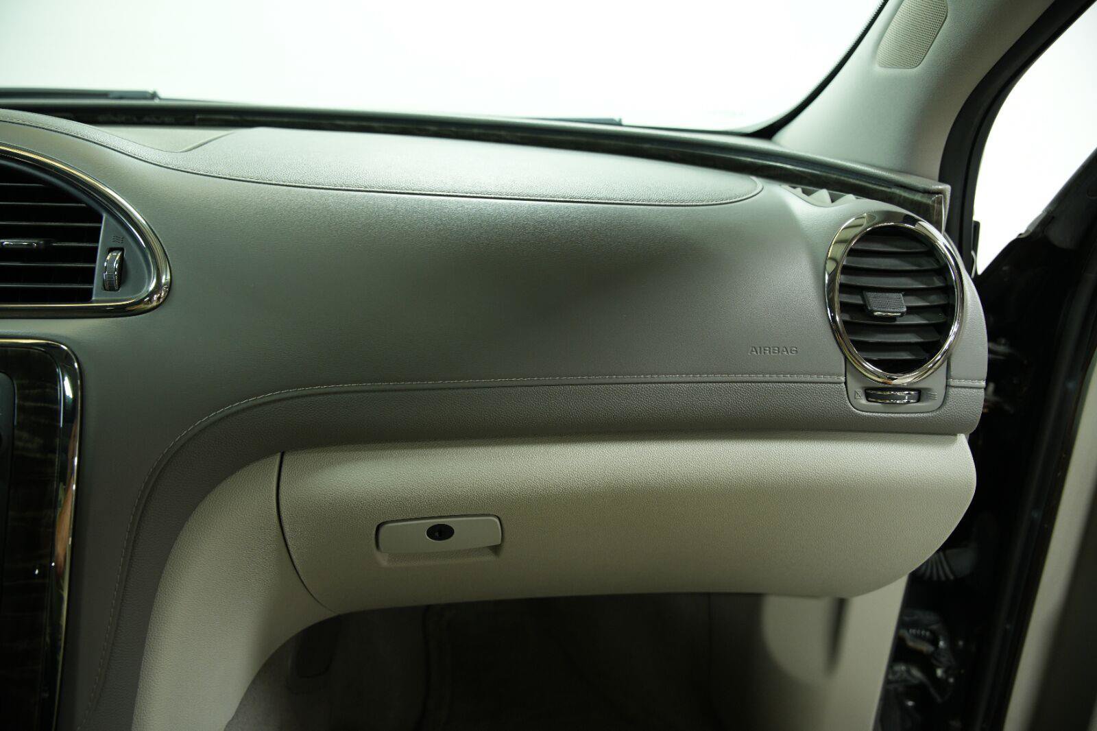Certified 2014 Buick Enclave Premium FWD image 24