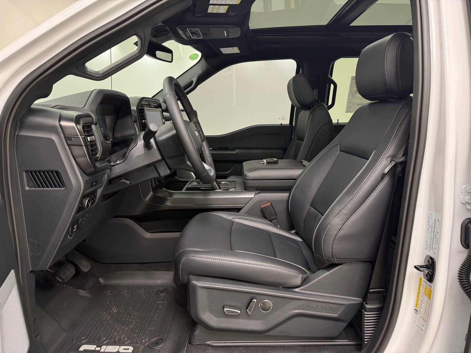 New 2026 Ford F150 Lariat w/ Equipment Group 502A High AWD/4WD image 18