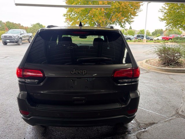 Used 2017 Jeep Grand Cherokee Laredo AWD/4WD image 6