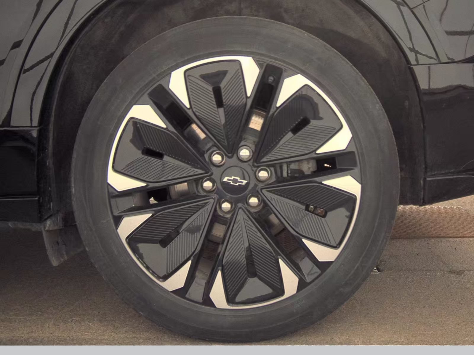 Used 2024 Chevrolet Blazer EV RS AWD/4WD image 17