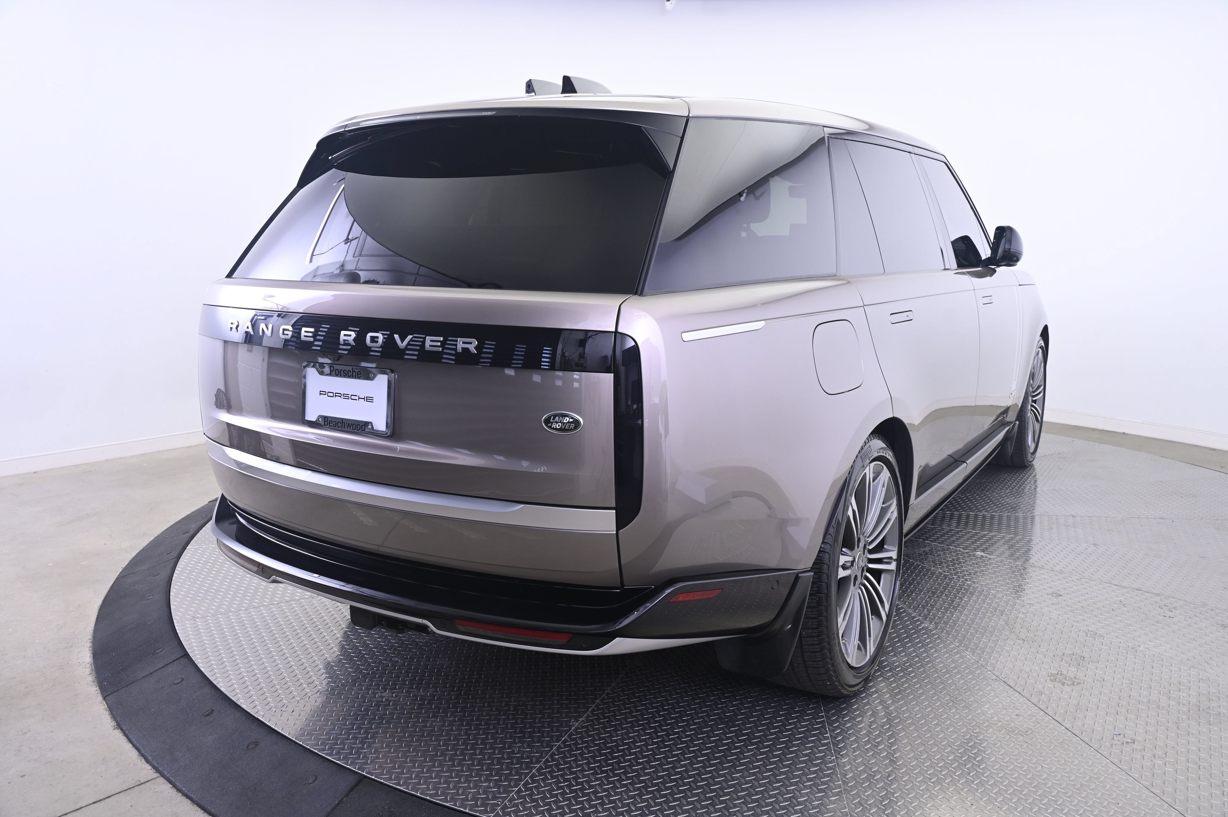 Used 2023 Land Rover Range Rover Long Wheelbase Autobiography AWD/4WD image 7