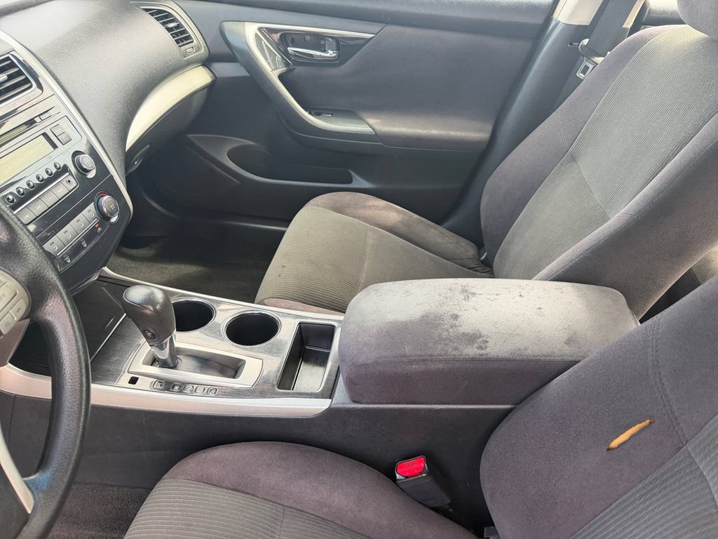 Used 2013 Nissan Altima 2.5 S FWD image 12