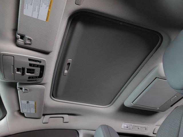 Used 2023 Toyota Sienna Limited AWD/4WD image 21