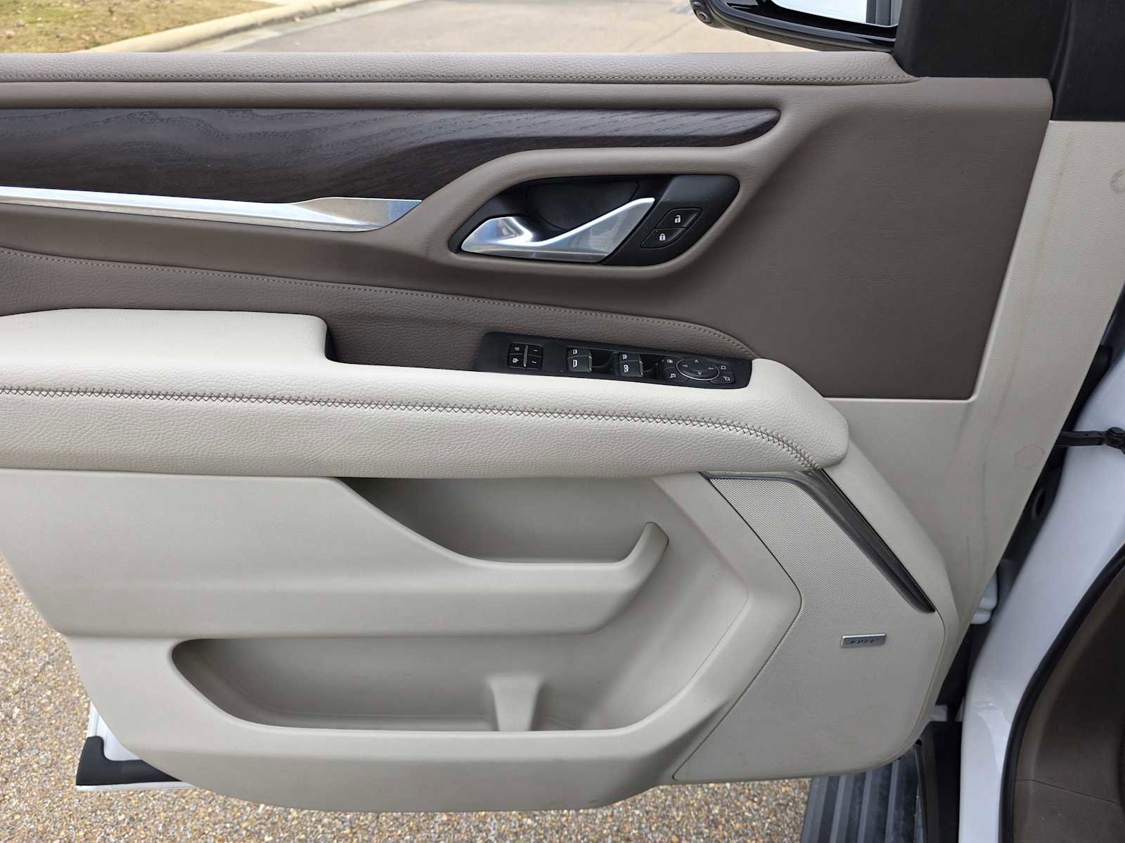 Used 2022 GMC Yukon XL Denali image 16