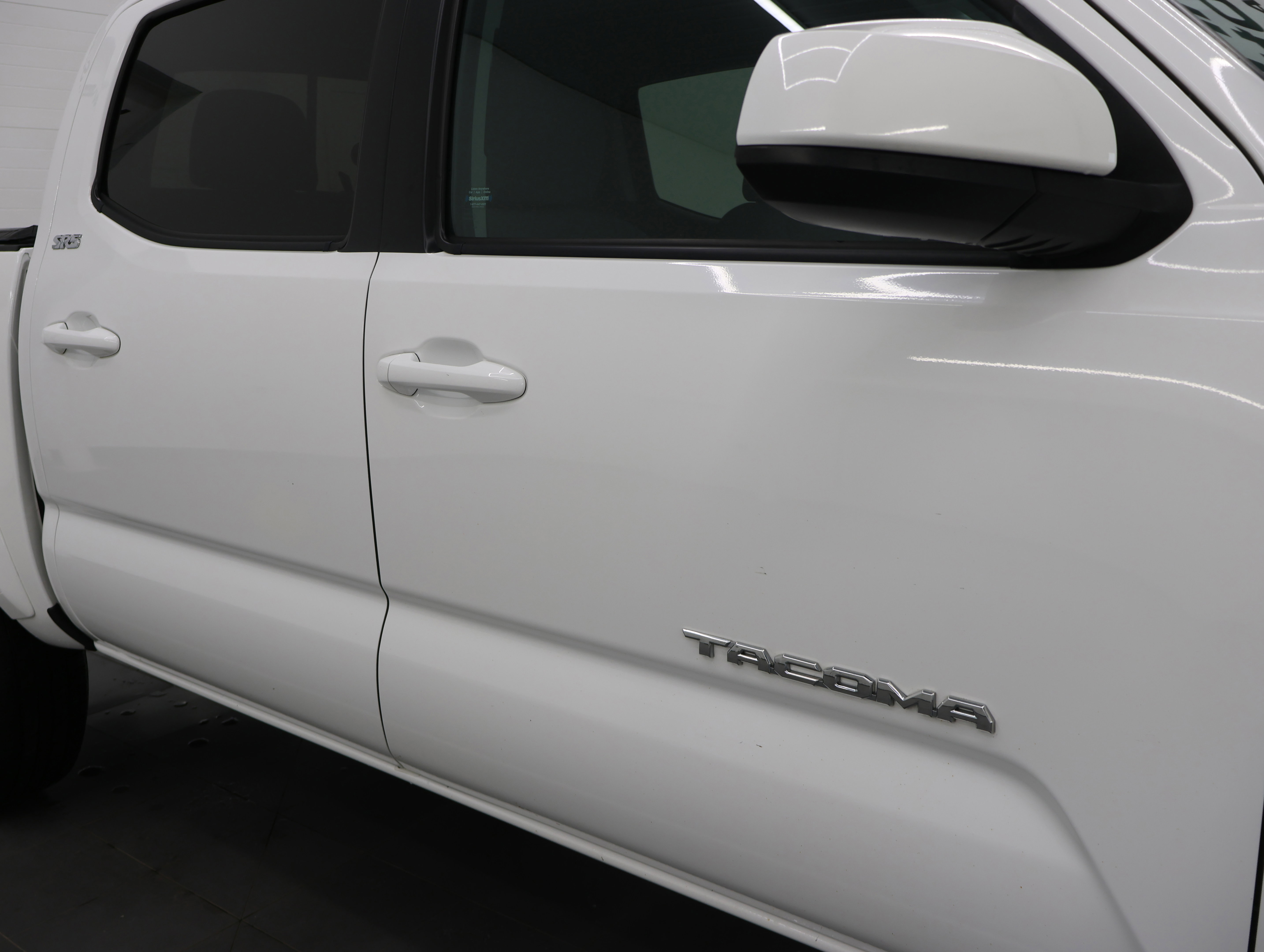 Used 2018 Toyota Tacoma SR5 AWD/4WD image 23
