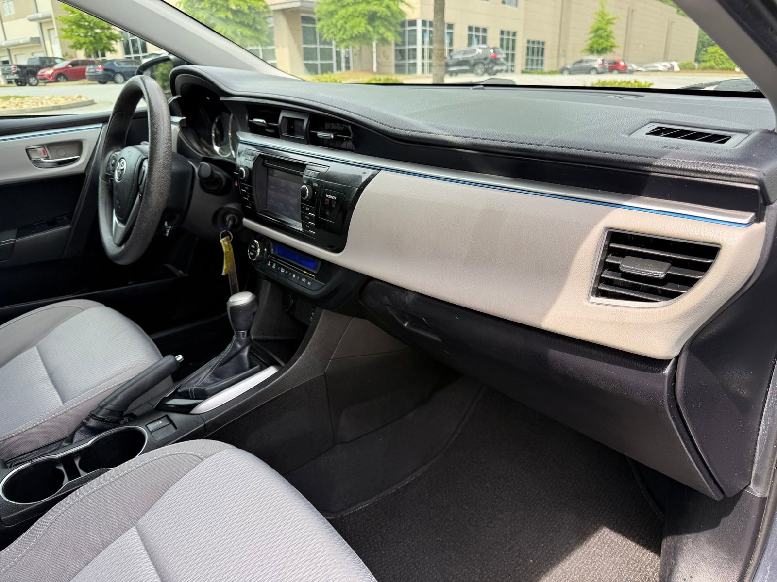 Used 2015 Toyota Corolla LE FWD image 20