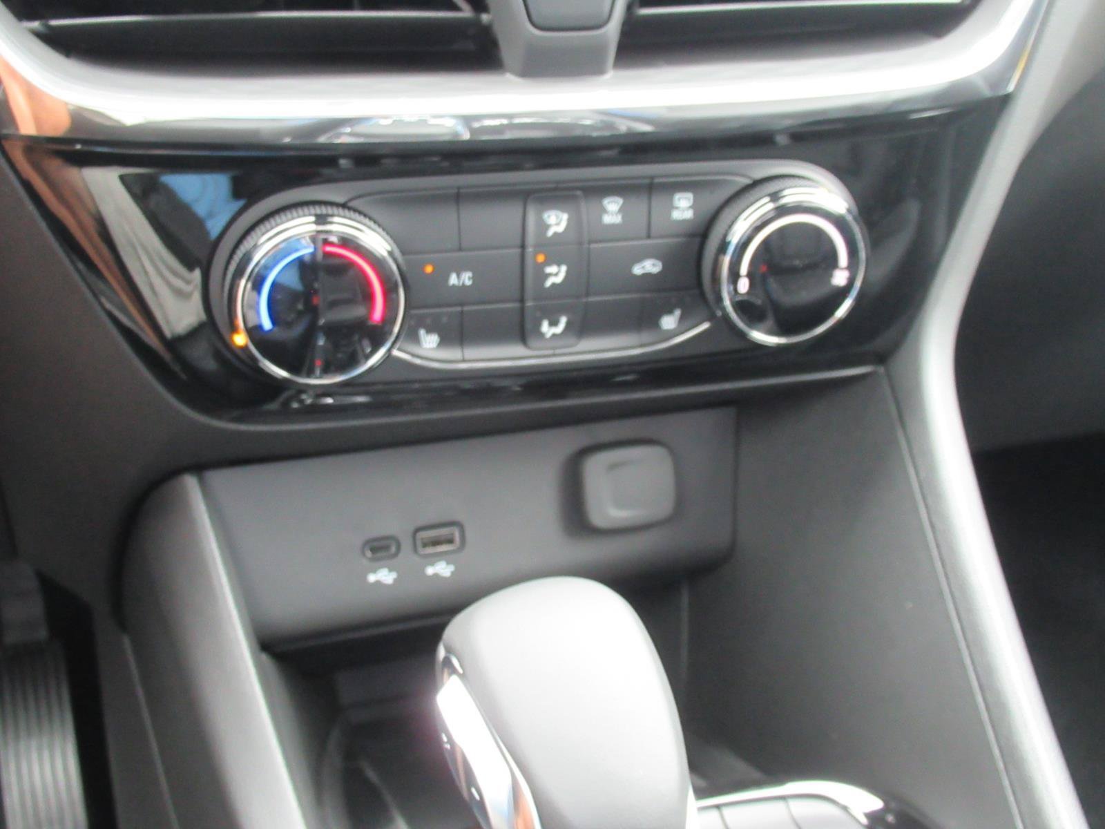 New 2026 Buick Encore GX Sport Touring w/ Advanced Technology Package FWD image 28