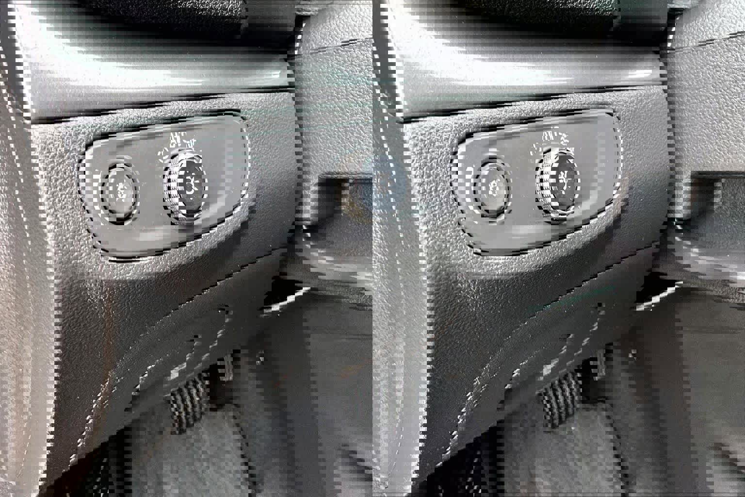 Used 2019 Buick Encore Preferred image 32