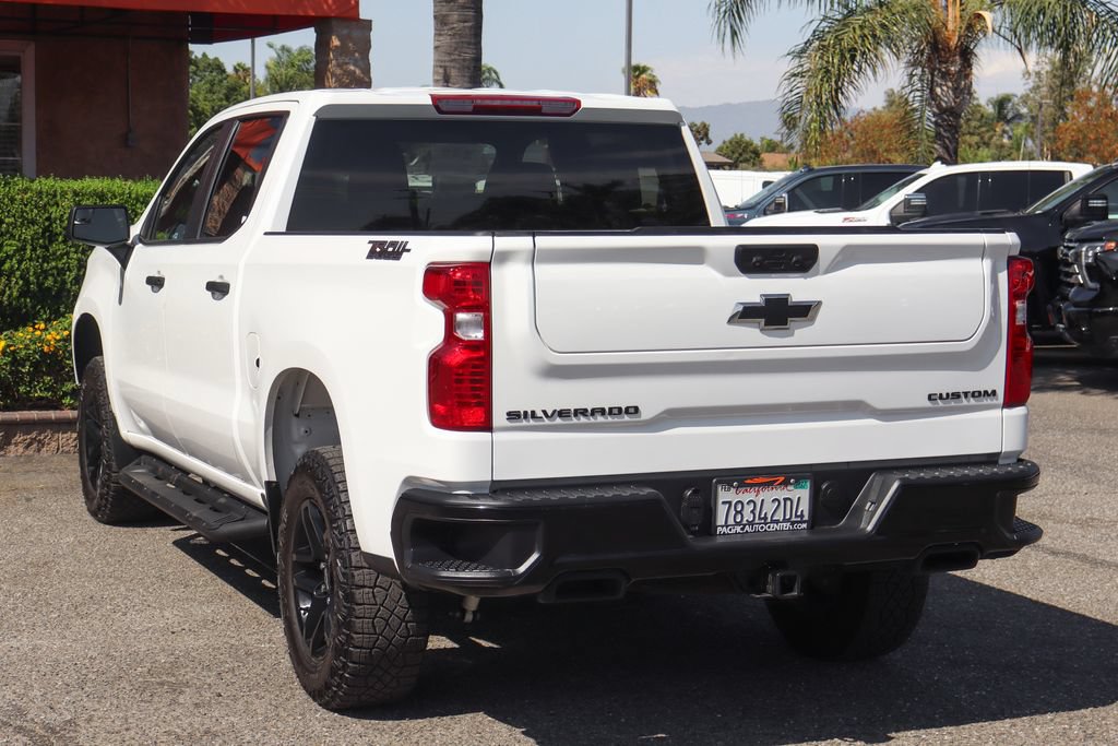 Used 2025 Chevrolet Silverado 1500 Custom Trail Boss w/ Dark Appearance Package AWD/4WD image 6