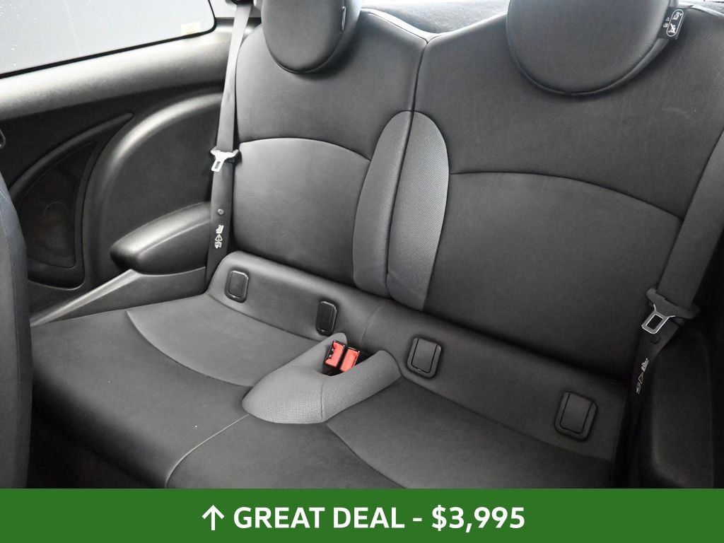 Used 2010 MINI Cooper Hardtop image 16