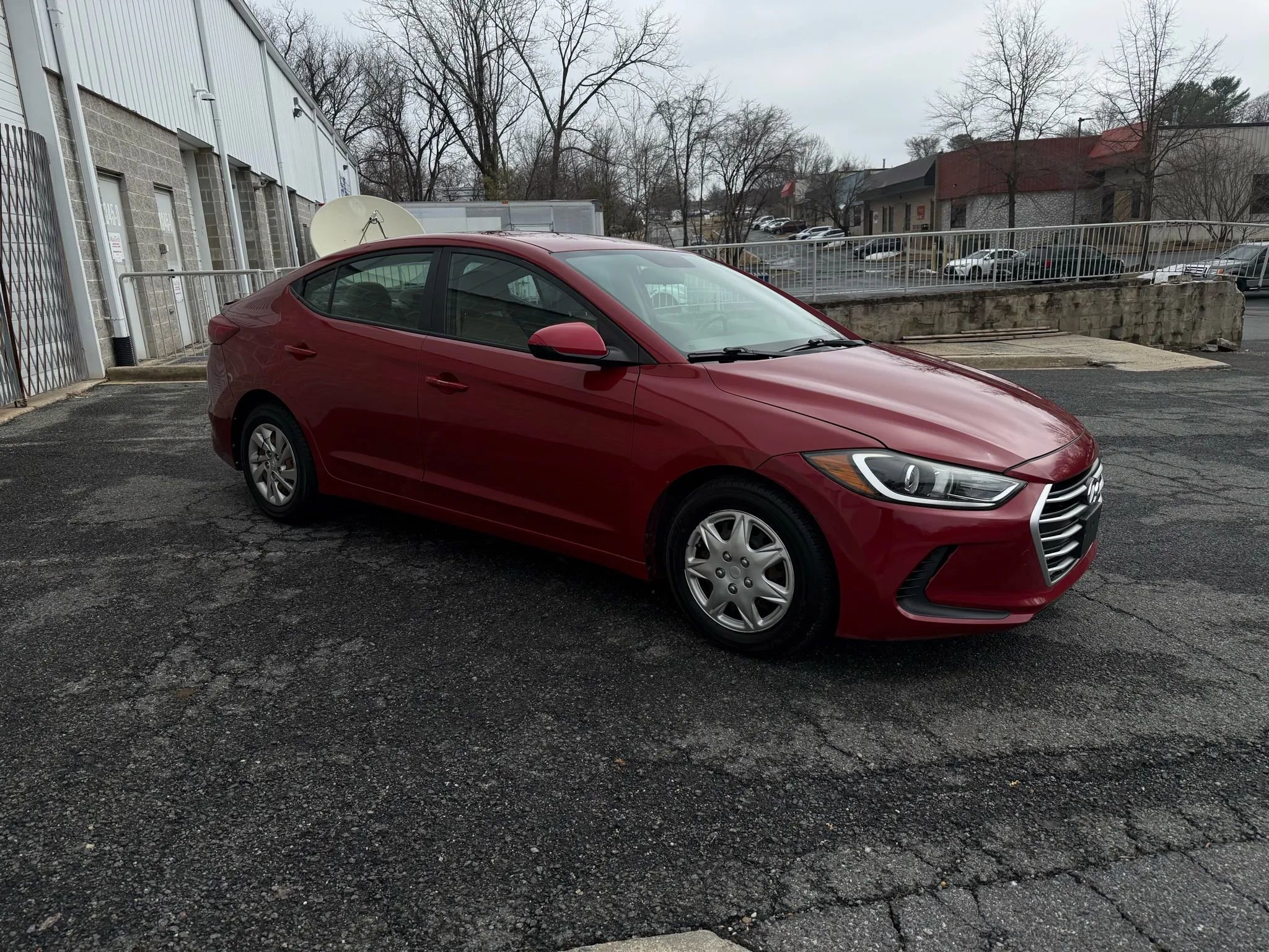Used 2017 Hyundai Elantra SE image 3