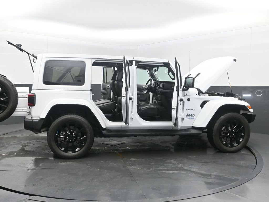 Used 2022 Jeep Wrangler Unlimited Sahara w/ Cold Weather Group AWD/4WD image 47