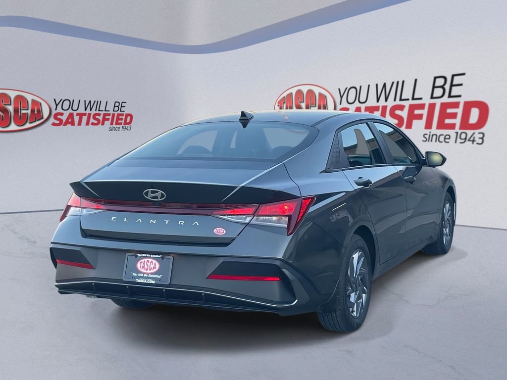 Used 2024 Hyundai Elantra SEL image 6