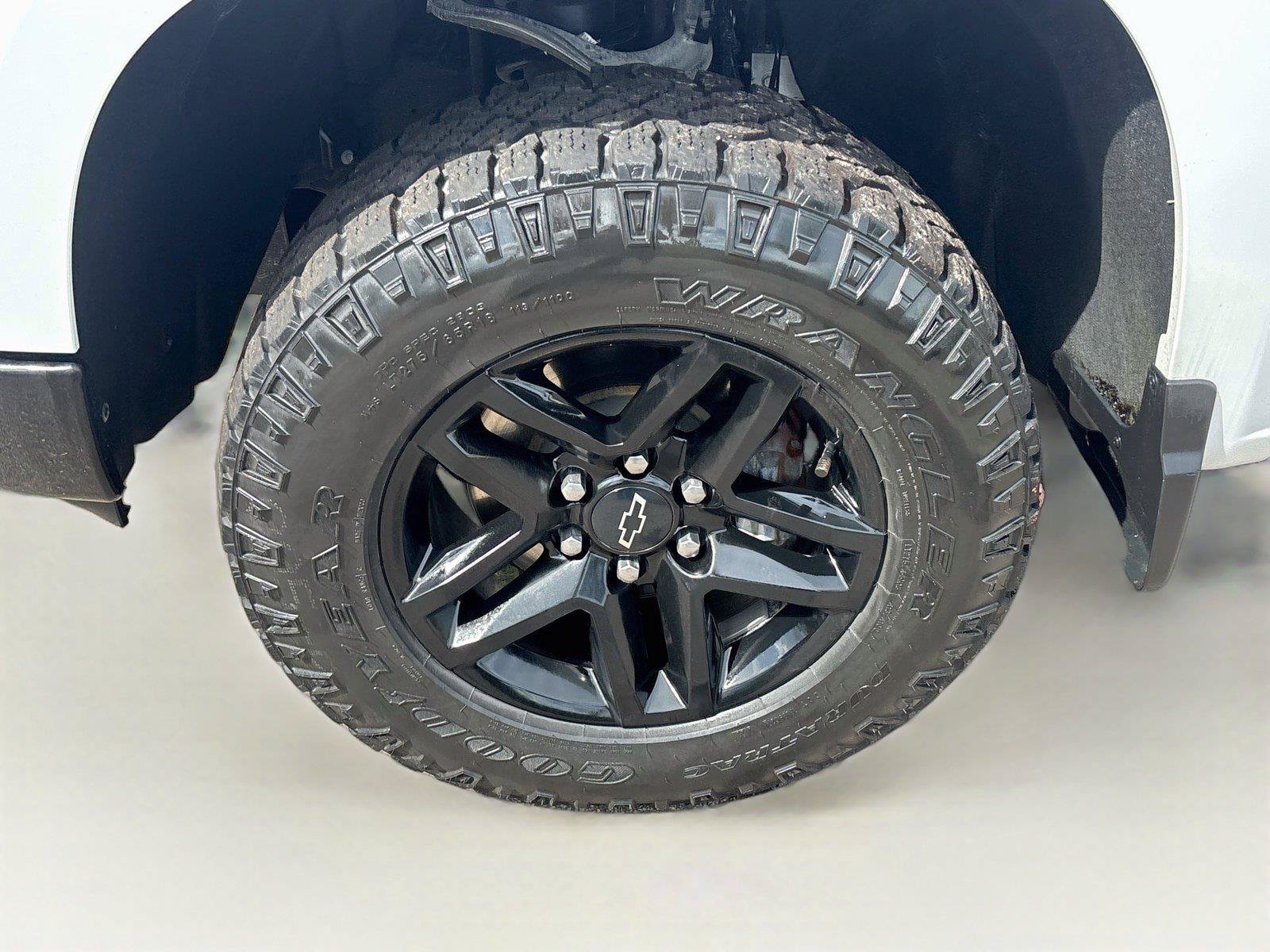 Used 2023 Chevrolet Silverado 1500 Custom Trail Boss AWD/4WD image 29
