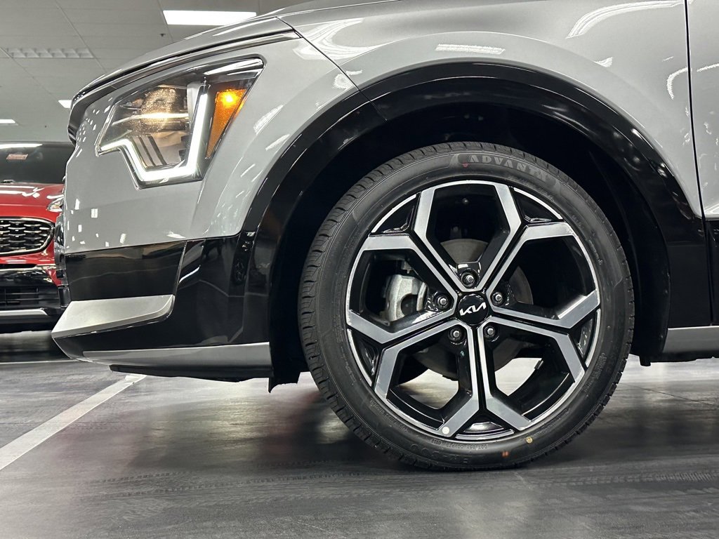 Used 2023 Kia Niro EX Touring image 12