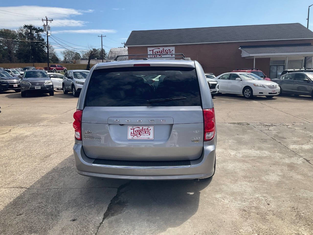 Used 2019 Dodge Grand Caravan SXT FWD image 4