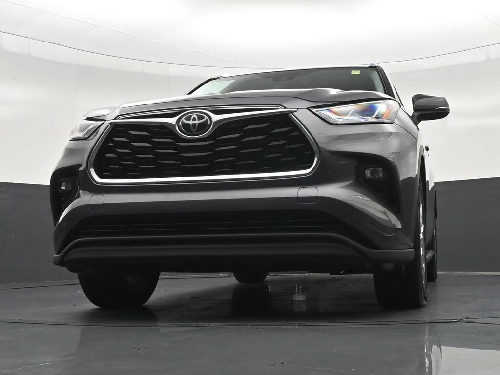 Used 2023 Toyota Highlander Limited FWD image 34
