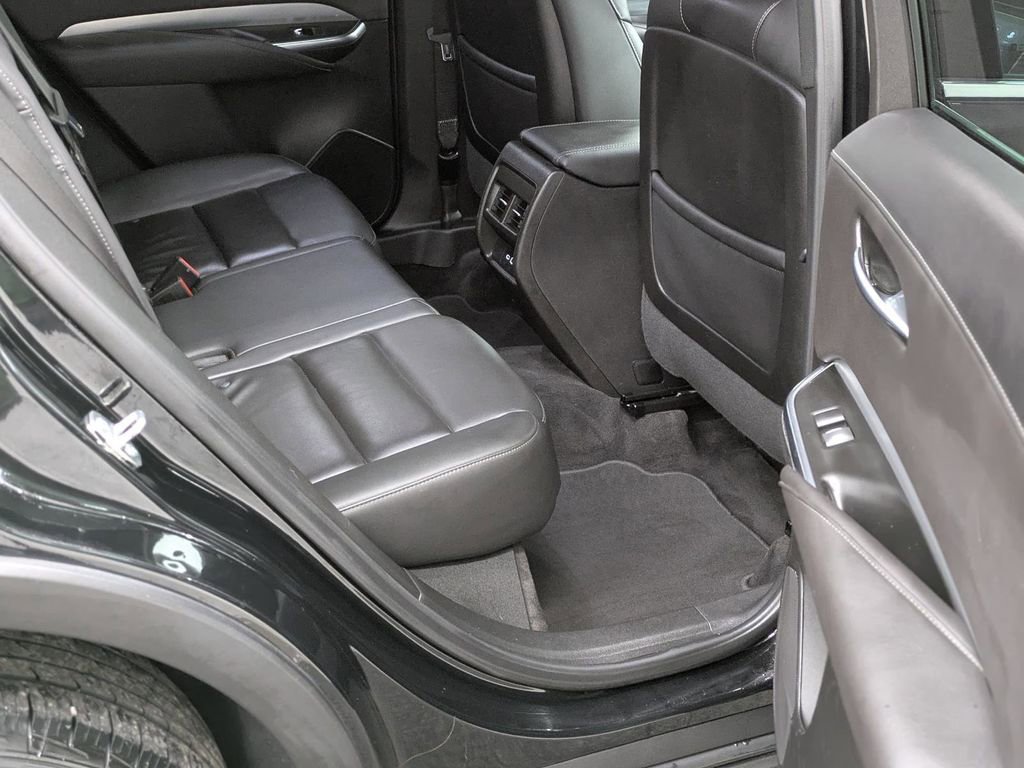 Used 2023 Cadillac XT4 Premium Luxury image 18