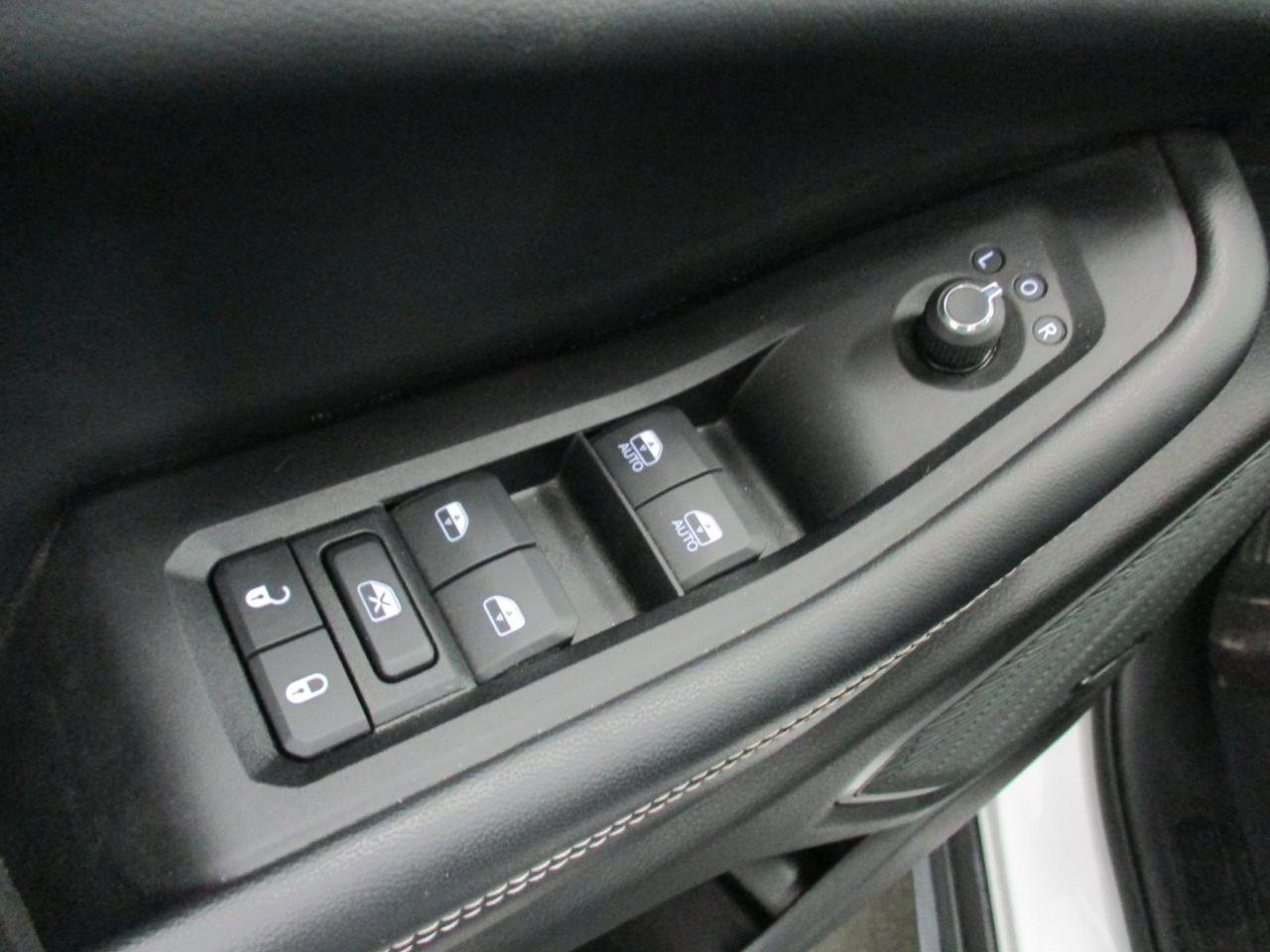 Used 2023 Jeep Grand Cherokee L Limited w/ Luxury Tech Group II AWD/4WD image 19