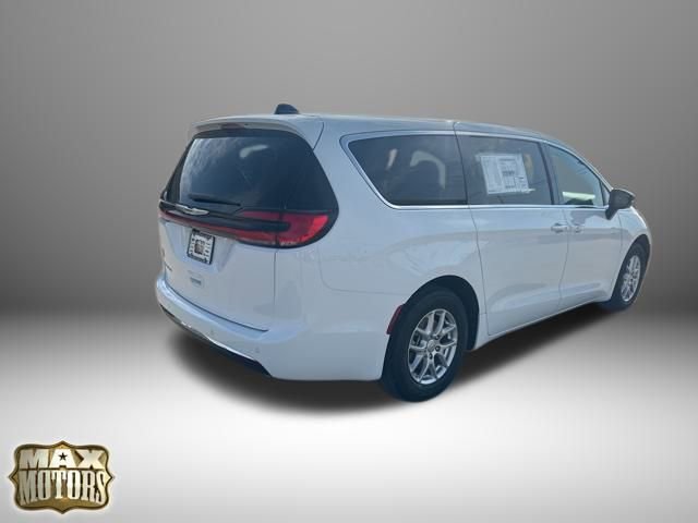 New 2026 Chrysler Pacifica Select image 13