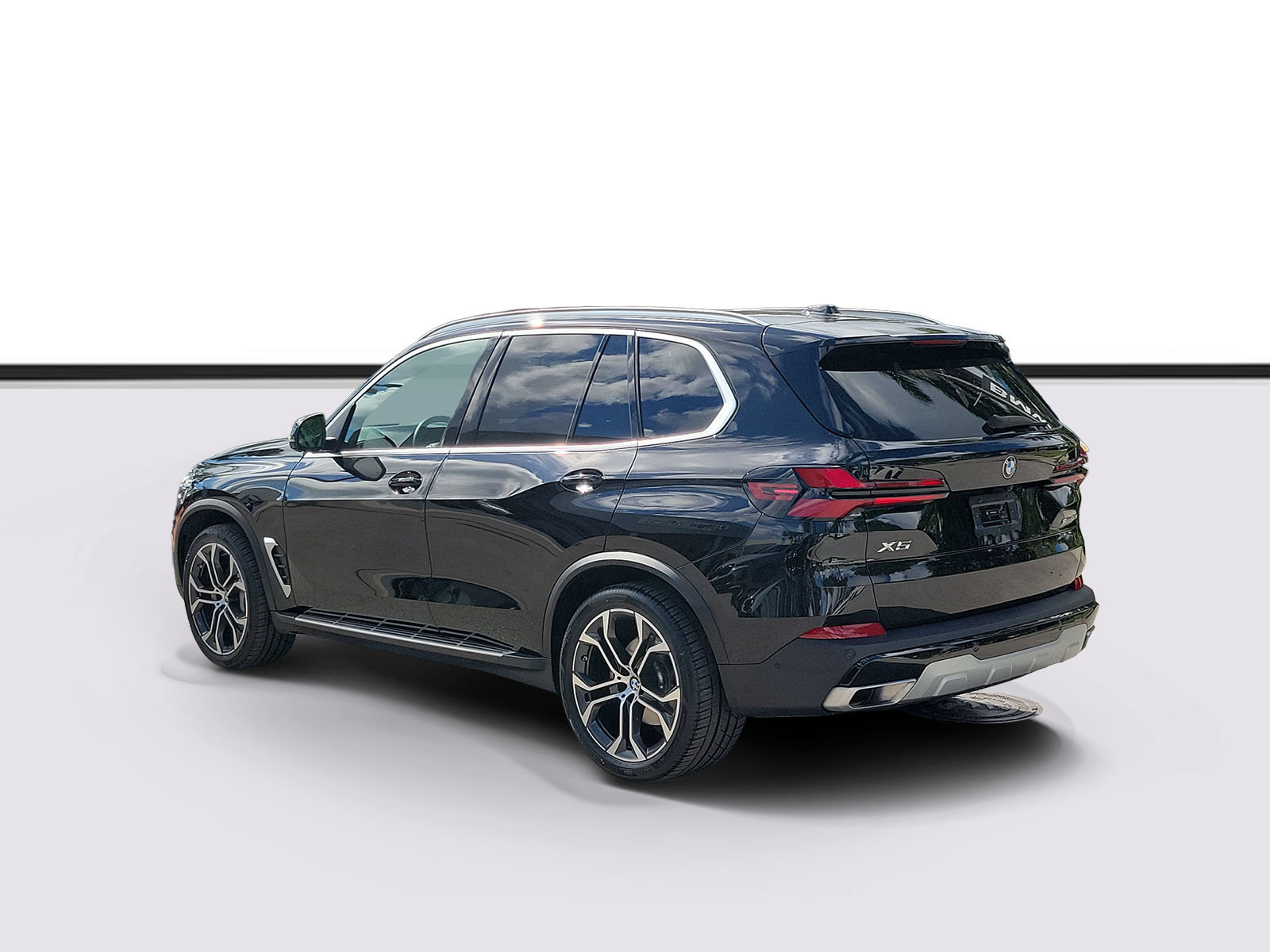 Certified 2024 BMW X5 sDrive40i w/ Premium Package RWD image 3