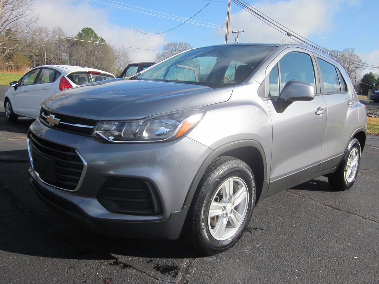 Used 2020 Chevrolet Trax LS image 2
