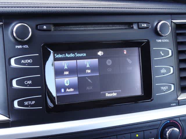Used 2019 Toyota Highlander LE AWD/4WD image 20