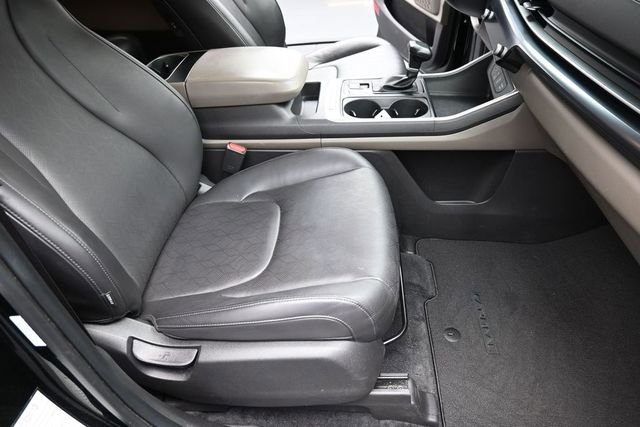 Used 2025 Kia Carnival FWD image 26