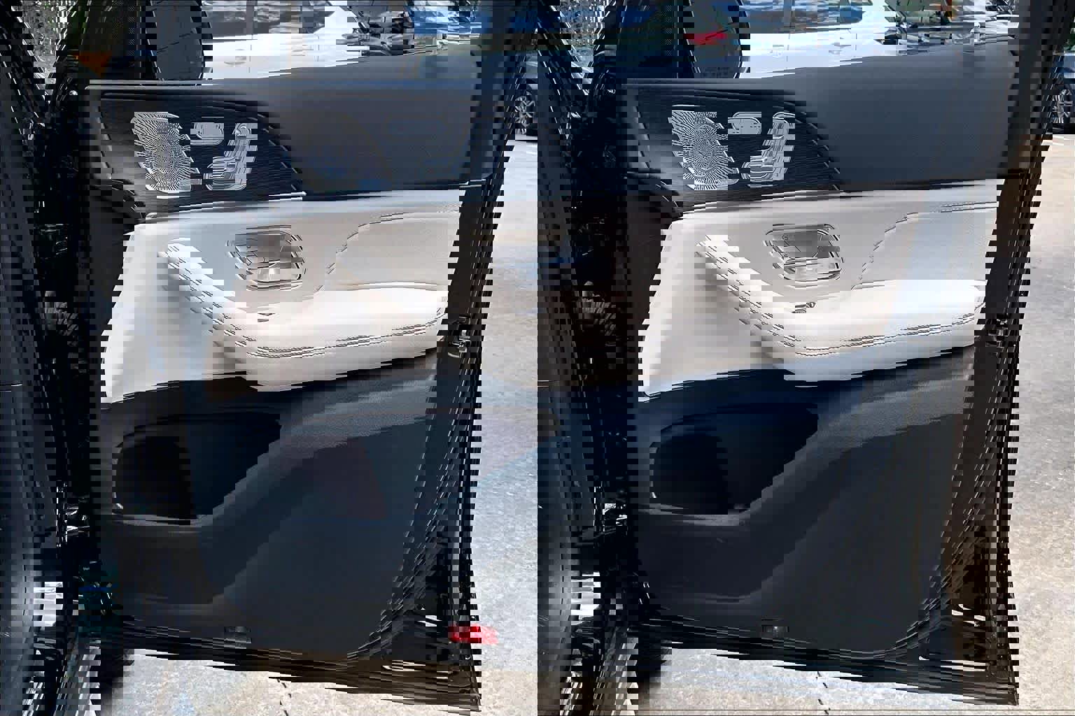 Used 2025 Mercedes-Benz GLE 350 4MATIC image 22