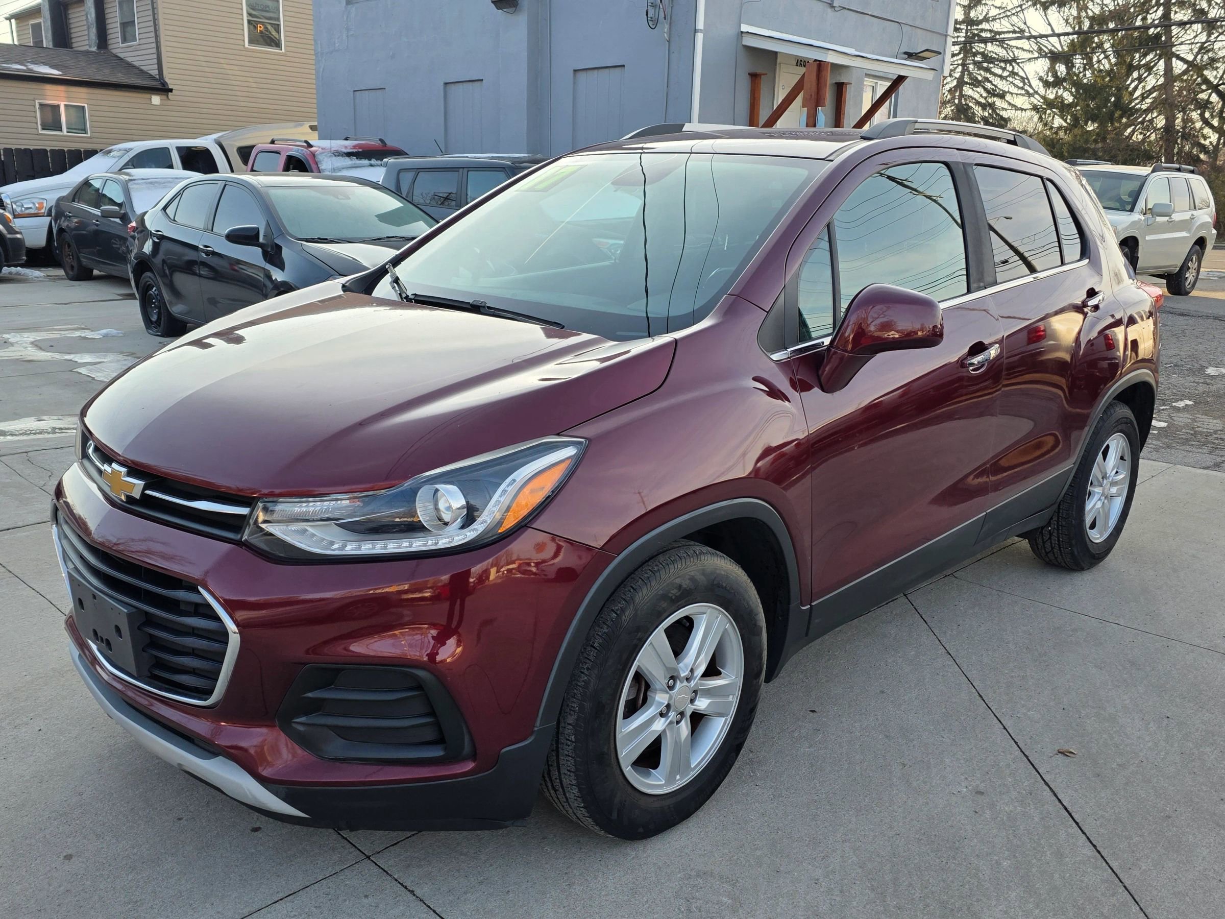 Used 2017 Chevrolet Trax LT w/ LT Convenience Package image 2