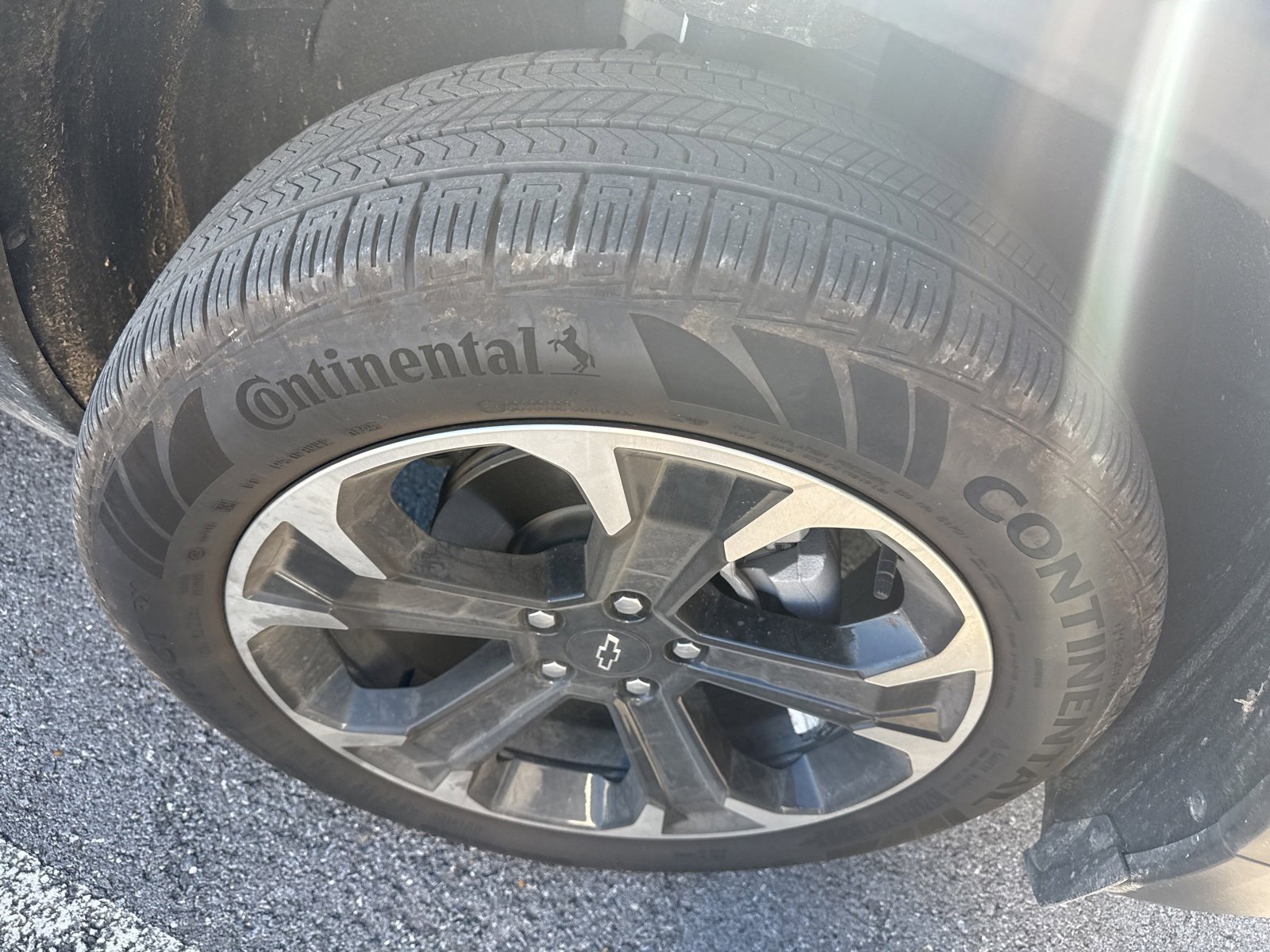 Used 2025 Chevrolet Equinox LT w/ Convenience Package II image 4